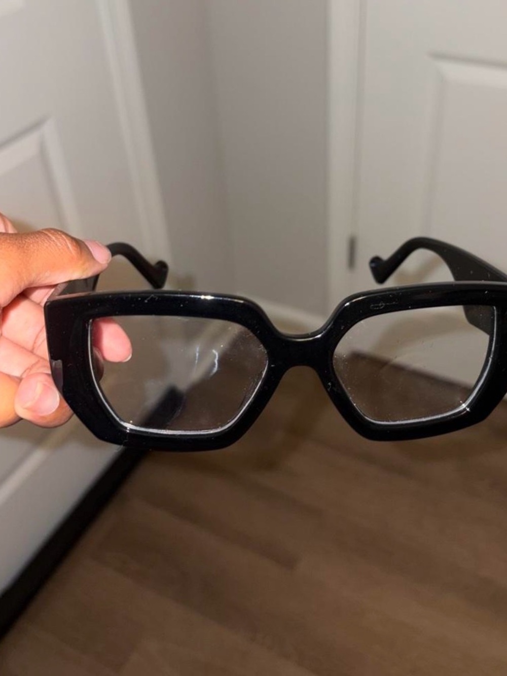 Black Fashion VR/AR Accessory Glasses - Sleek Black Frame